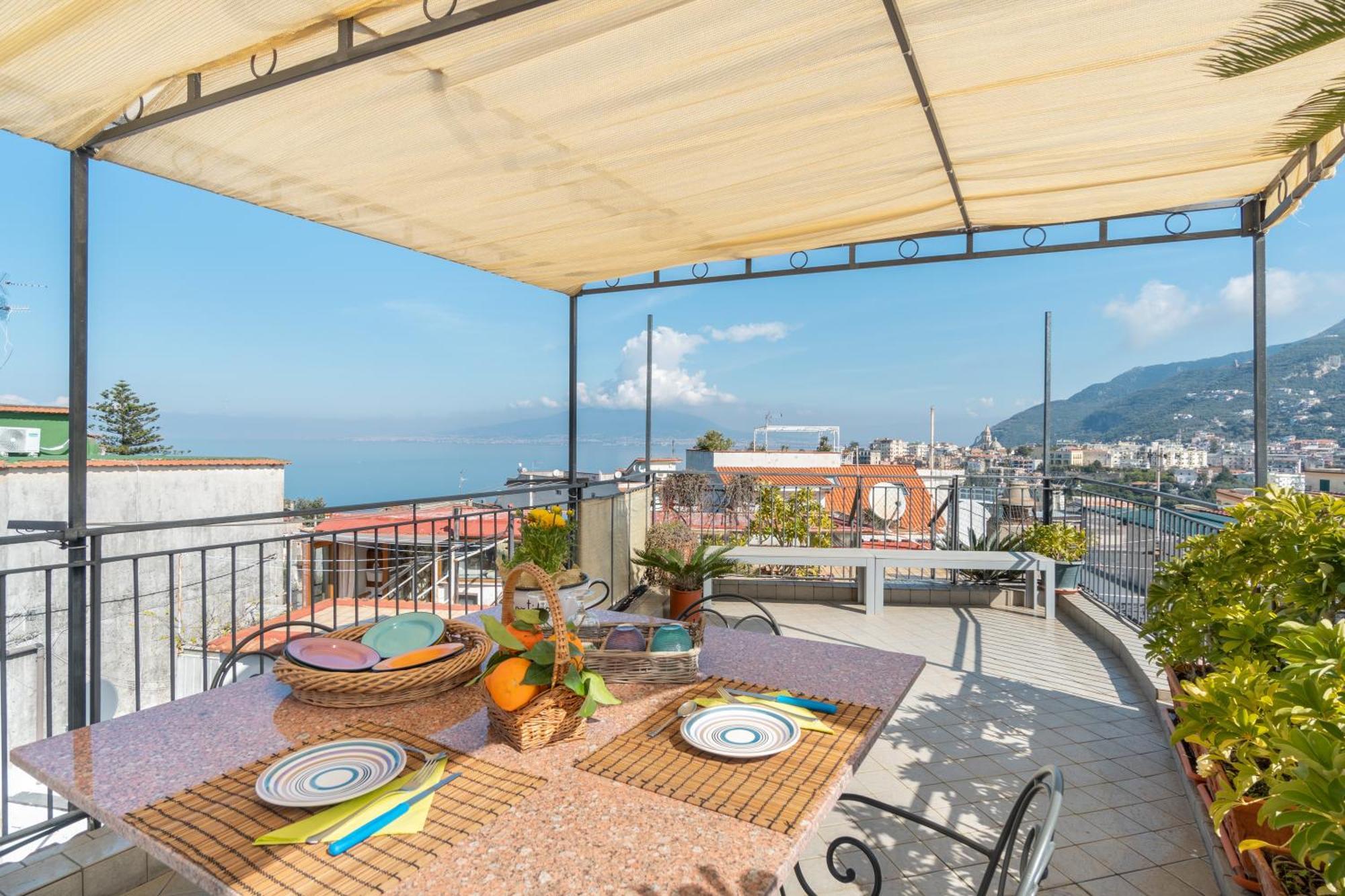 La Casa Nel Cortile Bed & Breakfast Vico Equense Exterior photo